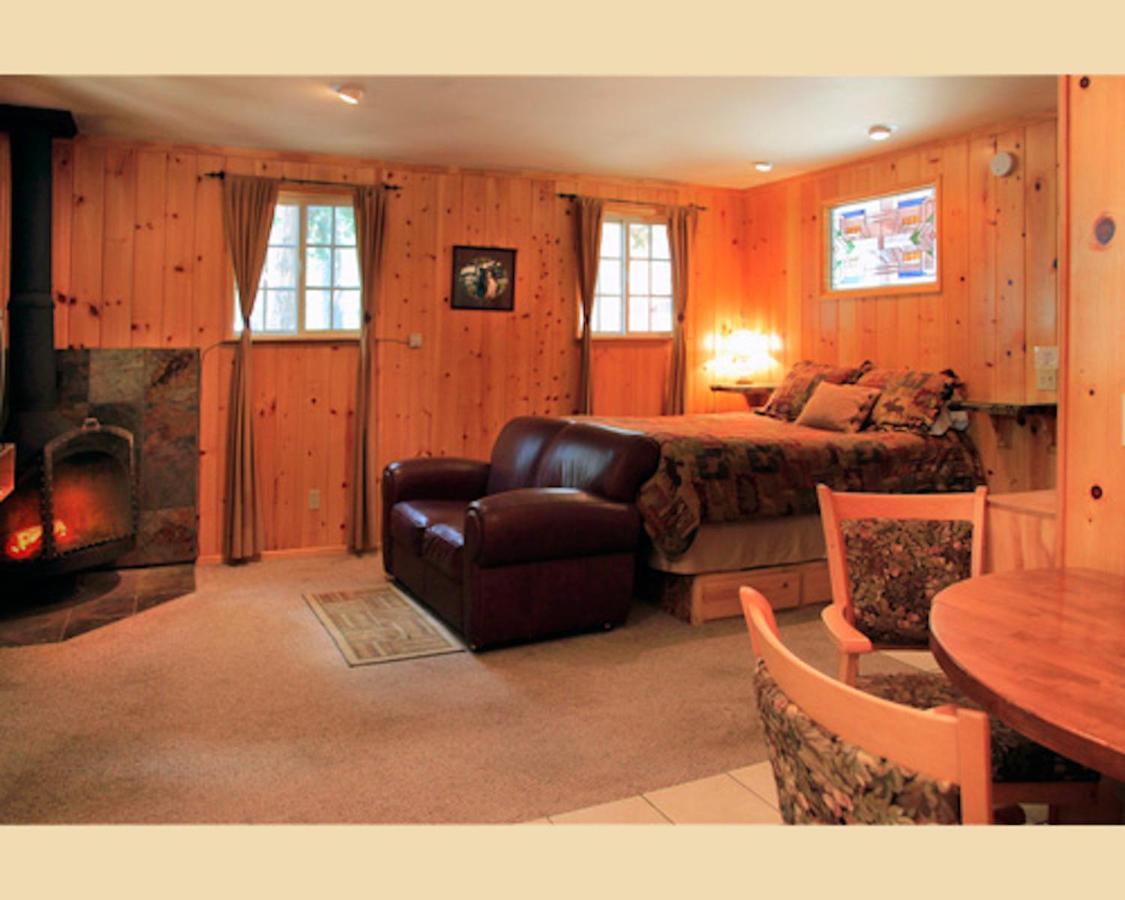 Silver Pines Lodge آيديلوايل المظهر الخارجي الصورة