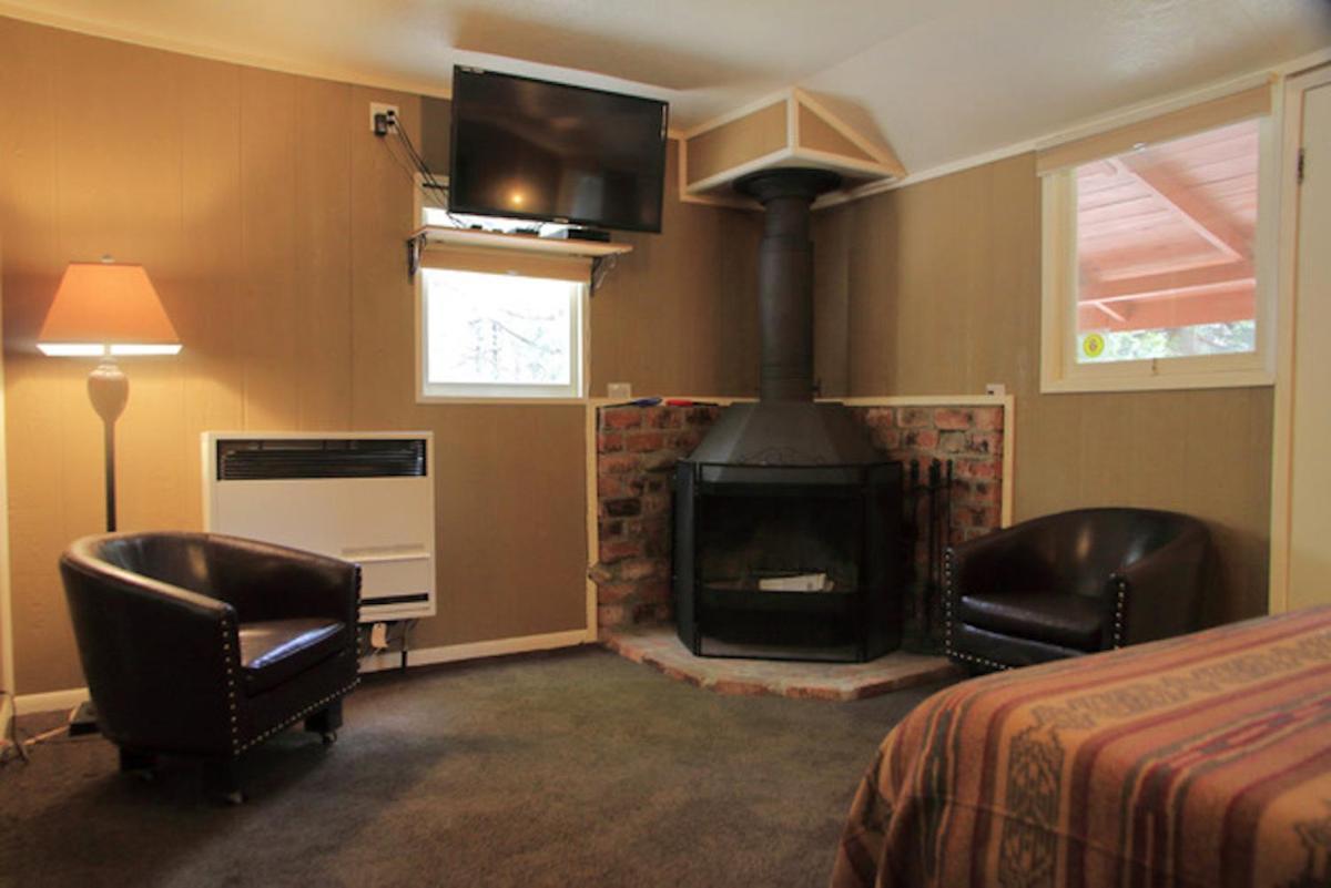 Silver Pines Lodge آيديلوايل المظهر الخارجي الصورة