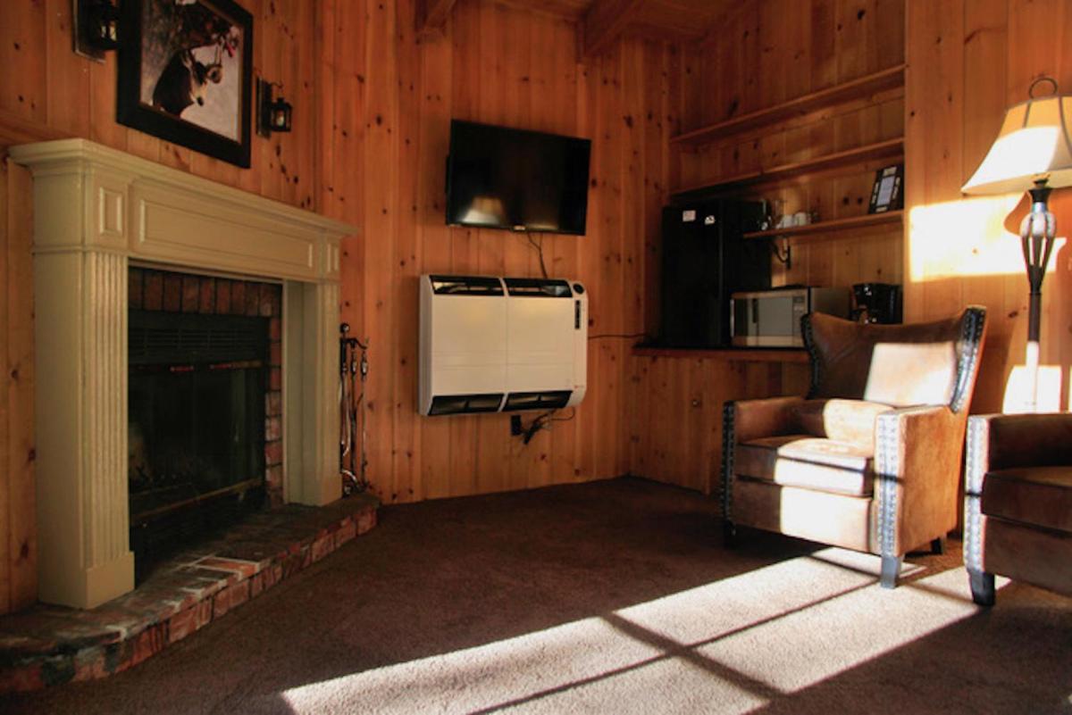 Silver Pines Lodge آيديلوايل المظهر الخارجي الصورة