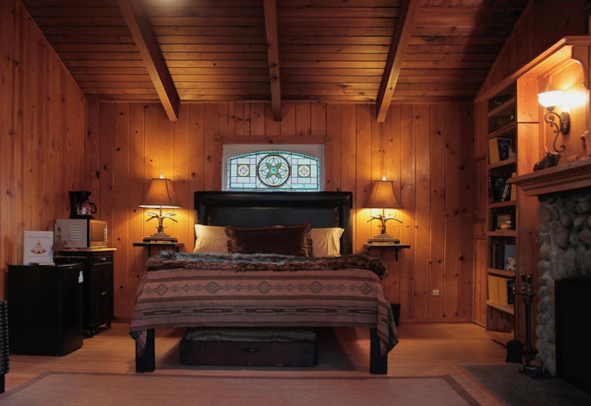 Silver Pines Lodge آيديلوايل المظهر الخارجي الصورة