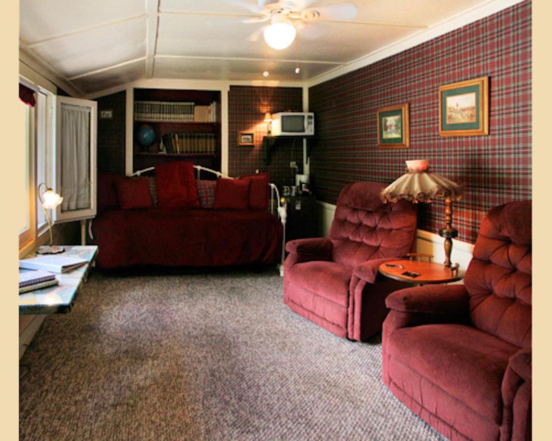 Silver Pines Lodge آيديلوايل المظهر الخارجي الصورة