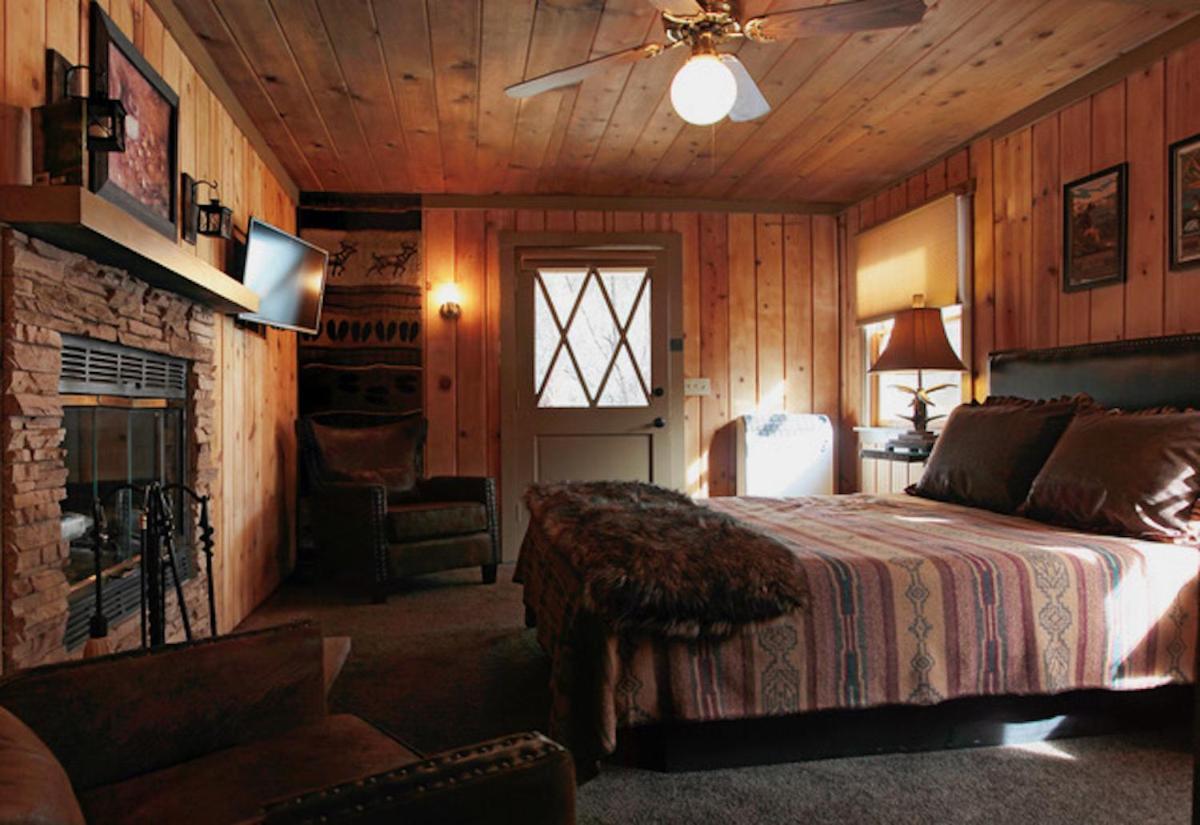 Silver Pines Lodge آيديلوايل المظهر الخارجي الصورة