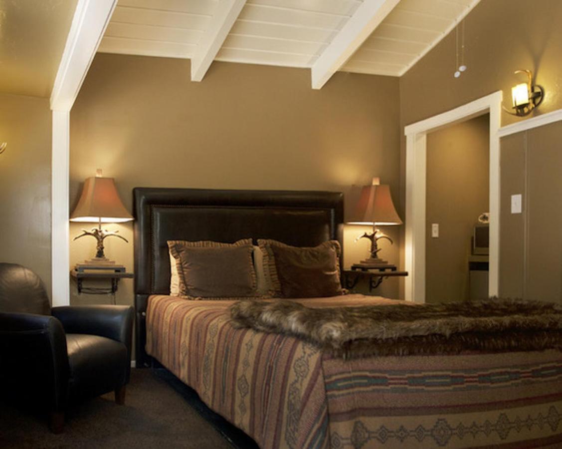 Silver Pines Lodge آيديلوايل المظهر الخارجي الصورة